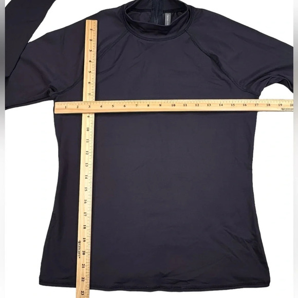 Garnet Hill Signature Rashguard. Mock Neck, Swim Surfing Beach Vacation Medium - Picture 7 of 9